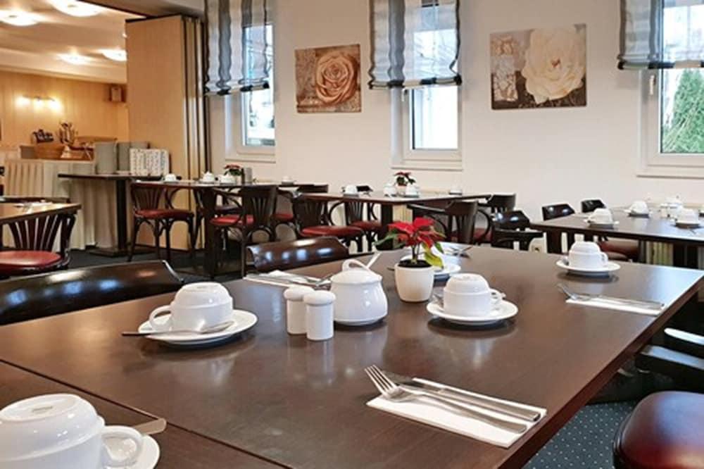 Dormero Hotel Хойерсверда Экстерьер фото